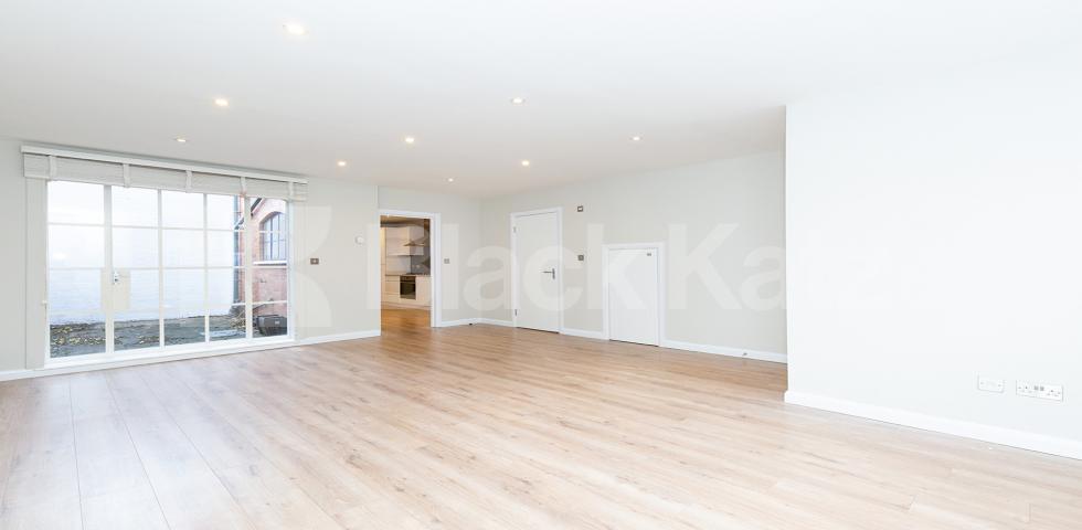 			3 BEDROOM MEWS HOUSE, 3 Bedroom, 1 bath, 1 reception Mews House			 Dove Road, CANONBURY 